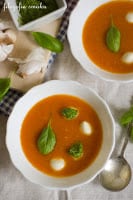 (zupa pomidorowa z pesto i mozzarella
