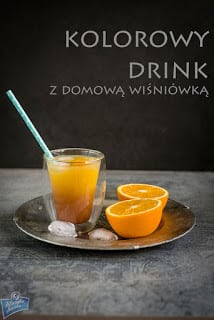 Drink z sokiem z pomarańczy i wiśniówką 